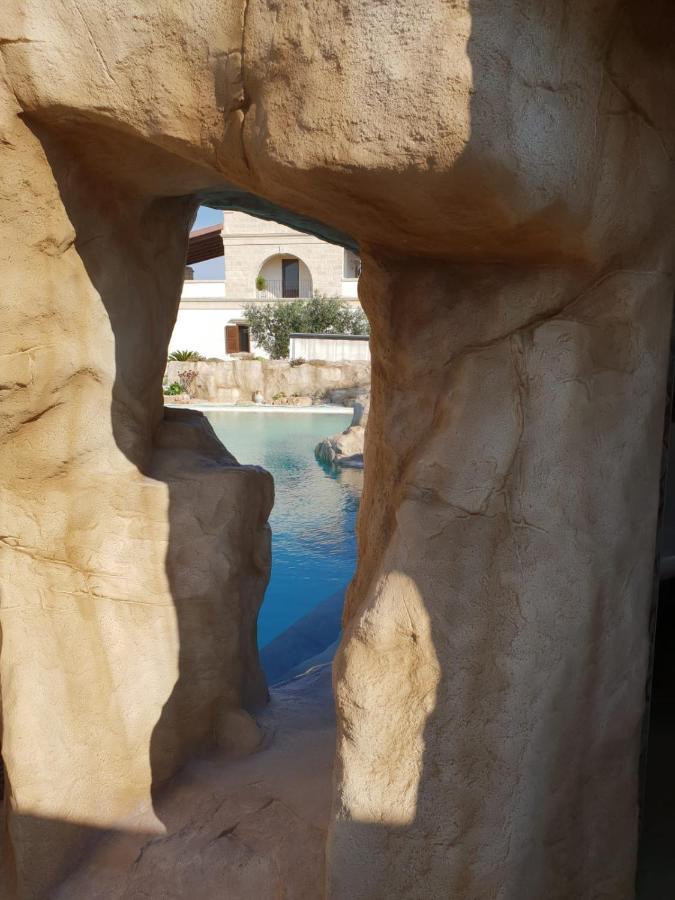 Villa Zecca Con Piscina Лече Екстериор снимка