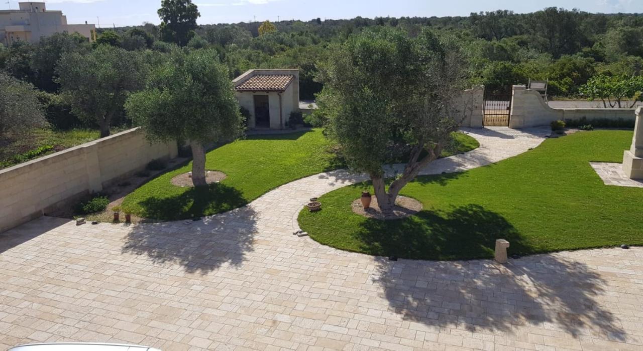 Villa Zecca Con Piscina Лече Екстериор снимка