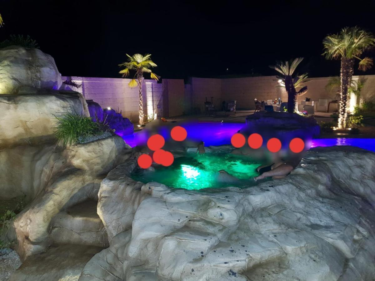 Villa Zecca Con Piscina Лече Екстериор снимка