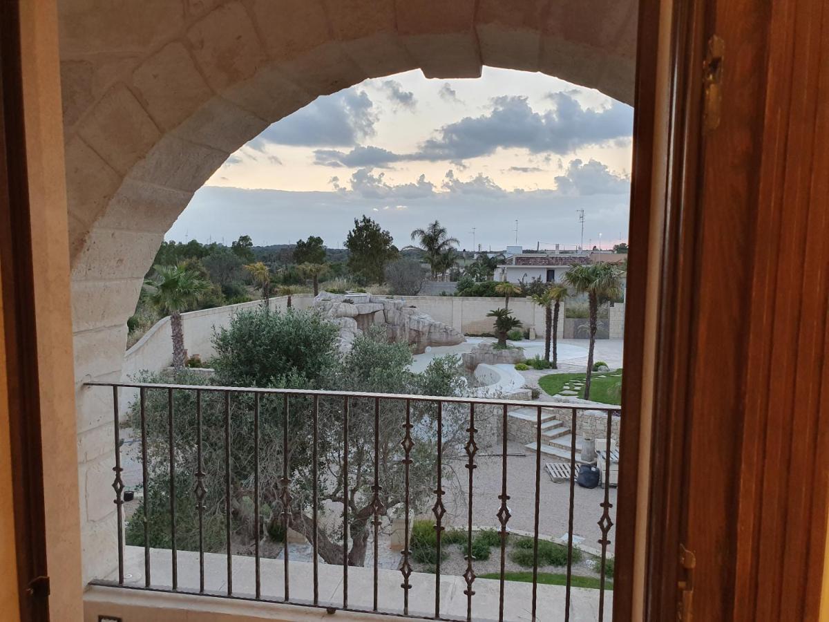 Villa Zecca Con Piscina Лече Екстериор снимка